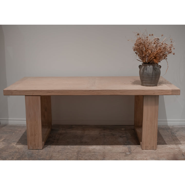 The Beckett – Medium Elm Dining Table