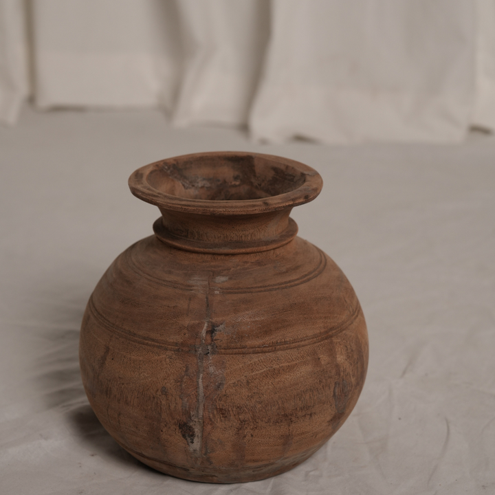 Rounded Wooden Pot